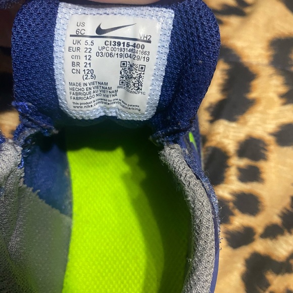 Nike - Picture 2 of 2